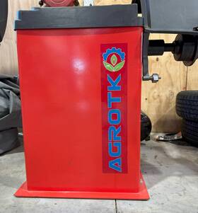 Atk-wb24a Agrotk-agt Idustrial Used Wheel Balancer Machine