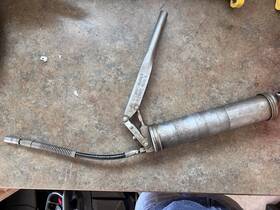 Alemite 404i-b Stewart Warner Grease Gun Heavy Duty