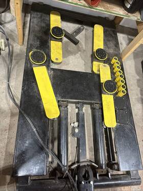 Amgo-mr06 Amgo Lift 6000lb Like New See Description Amgo-mr06 Amgo Lift 6000lb Like New See Description