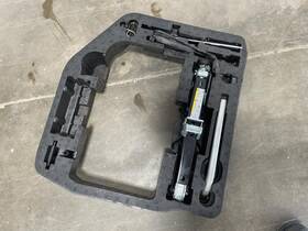 3219244 Audi Used Floor Jack Fits 2017 A5 Grade A