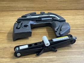 8w0011031a Audi Oem 2019 2020 2021 - 2024 A8 Spare Wheel Jack Lift And Tools Storage