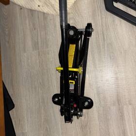 At82012b Big Red Torin Hydraulic Trolley Service/floor Jack 2 Ton Black