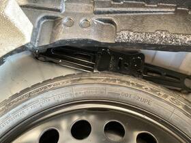 4186307 Buick Used Floor Jack Fits 2017 Encore Grade A 4186307 Buick Used Floor Jack Fits 2017 Encore Grade A