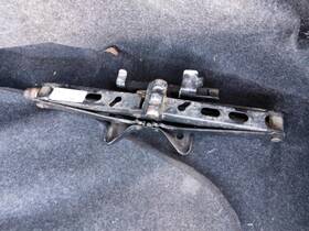 5305816 Cadillac Used Floor Jack Fits 1999 Deville Grade A
