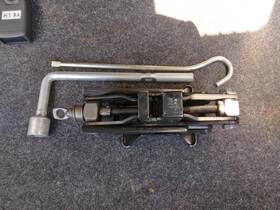 1201511 Chevrolet Used Floor Jack Fits 2006 Aveo Grade A
