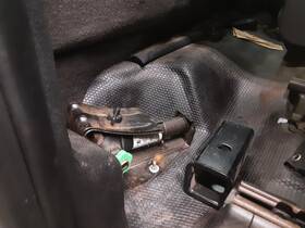 1372198 Chevrolet Used Floor Jack Fits 2007 Silverado 3500 Pickup Grade A