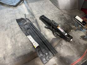 2781292 Chevrolet Used Floor Jack Fits 2020 Express 3500 Van Grade A