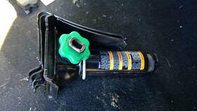 3643915 Chevrolet Used Floor Jack Fits 2018 Silverado 2500 Pickup Grade A