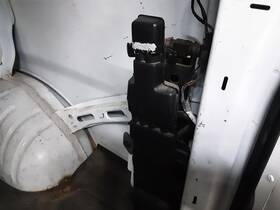 4413339 Chevrolet Used Floor Jack Fits 2005 Express 2500 Van Grade A
