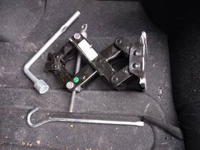 4502892 Chevrolet Used Floor Jack Fits 2009 Aveo Grade A