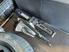 4831341 Chevrolet Used Floor Jack Fits 2017 Equinox Grade A 4831341 Chevrolet Used Floor Jack Fits 2017 Equinox Grade A