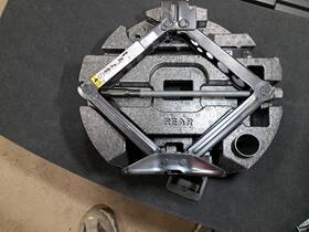 564.gm1d23 Chevrolet 2023 Traverse Jack Sku#4391773