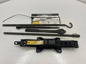 6227680 Chevrolet Used Floor Jack Fits 1996 1500 Pickup Grade A