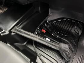7795277 Chevrolet Used Floor Jack Fits 2024 Silverado 2500 Pickup Grade A