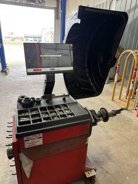 Coats 1600-coats Tire Balance Machine Touch Screen Monitor Everything S Works Great
