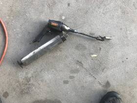Craftsman 875-199590 Continuous Flow Pneumatic Grease Gun