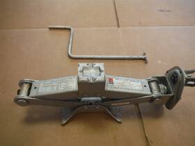 T-9446 E-z-lift Scissor Jack 3 300lb Capacity 208b T-9446 E-z-lift Scissor Jack 3 300lb Capacity 208b
