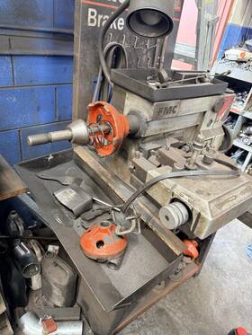 601-pf Fmc Brake Lathe. Rotor And Drum Resurfacing. Used. Good Condition. Works