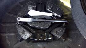 3352561 Ford Used Floor Jack Fits 2017 Escape Grade A 3352561 Ford Used Floor Jack Fits 2017 Escape Grade A