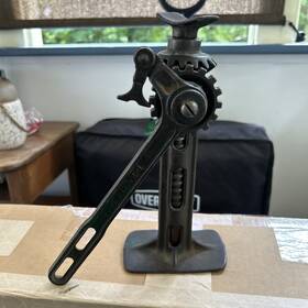 3390-3391-ao4 Ford Antique Model T / A Car Truck Cast Iron Screw Jack - T3390 T3391 Works 3390-3391-ao4 Ford Antique Model T / A Car Truck Cast Iron Screw Jack - T3390 T3391 Works