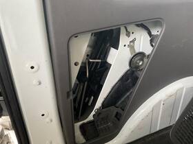 5079662 Ford Used Floor Jack Fits 2019 Transit Connect Grade A