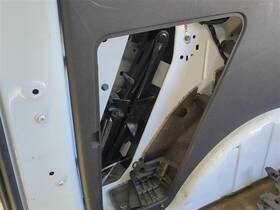 5256638 Ford Used Floor Jack Fits 2017 Transit Connect Grade A