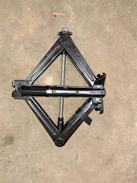 564.fd8a20 Ford Jack 2020 Escape Sku#3997287