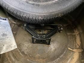 6498109 Ford Used Floor Jack Fits 2008 Mustang Grade A