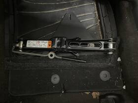 6859005 Ford Used Floor Jack Fits 2013 Mustang Grade A