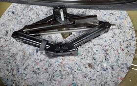 7421444 Ford Used Floor Jack Fits 2022 Explorer Grade A 7421444 Ford Used Floor Jack Fits 2022 Explorer Grade A
