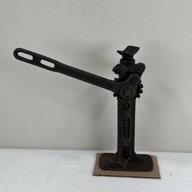 T3891 Ford Oem Vintage Steel Scissor Jack Manual Ratchet Bumper Auto Lift Tool T3891 Ford Oem Vintage Steel Scissor Jack Manual Ratchet Bumper Auto Lift Tool
