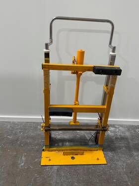 Wb242044 Global Industries Hand Operated Hydraulic Dolly