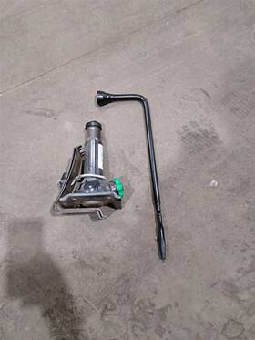 564.gm9y10 Gmc 2010 Sierra Truck/pickup 2500 Jack Sku#4449764
