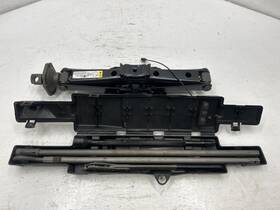833959 Gmc Used Floor Jack Fits 2007 Savana 3500 Van Grade A