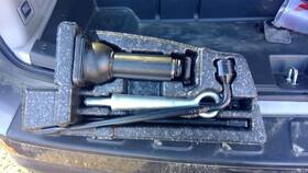 2101642 Honda Used Floor Jack Fits 2014 Pilot Grade A 2101642 Honda Used Floor Jack Fits 2014 Pilot Grade A