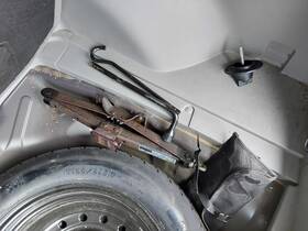 7077707 Honda Used Floor Jack Fits 2013 Cr-v Grade A 7077707 Honda Used Floor Jack Fits 2013 Cr-v Grade A