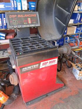 105-171-1 Hunter Tire Balancer Machine