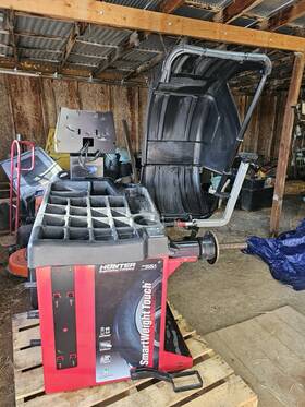 72-67-1 Hunter Smart Weight Tire Balancer With Adapters And New Touch Screen Monitor