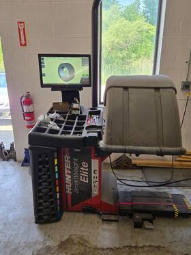 Hunter 72-676-1 Wheel Balancer Machine - Low Hours