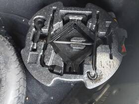4466853 Hyundai Used Floor Jack Fits 2015 Elantra Grade A 4466853 Hyundai Used Floor Jack Fits 2015 Elantra Grade A