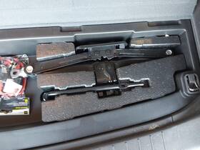 5025551 Hyundai Used Floor Jack Fits 2011 Santa Fe Grade A