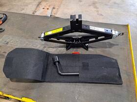 564.hy1323 Hyundai Jack 2023 Tucson Sku#4189169 564.hy1323 Hyundai Jack 2023 Tucson Sku#4189169