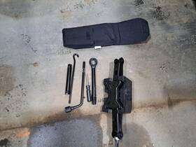 564.hy1823 Hyundai 2023 Palisade Jack Sku#4446995