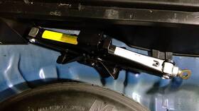 6885600 Hyundai Used Floor Jack Fits 2013 Tucson Grade A