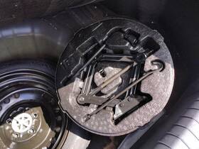 7259487 Hyundai Used Floor Jack Fits 2017 Sonata Grade A 7259487 Hyundai Used Floor Jack Fits 2017 Sonata Grade A