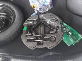 7858852 Hyundai Used Floor Jack Fits 2024 Elantra Grade A 7858852 Hyundai Used Floor Jack Fits 2024 Elantra Grade A