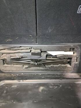 564.am8223 Jeep 2023 Grand Cherokee Jack Sku#4446740