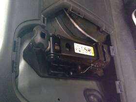 5988616 Jeep Used Floor Jack Fits 2012 Liberty Grade A 5988616 Jeep Used Floor Jack Fits 2012 Liberty Grade A