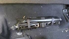6873661 Jeep Used Floor Jack Fits 2022 Gladiator Grade A