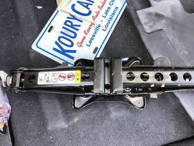 849782 Jeep Used Floor Jack Fits 2014 Compass Grade A 849782 Jeep Used Floor Jack Fits 2014 Compass Grade A